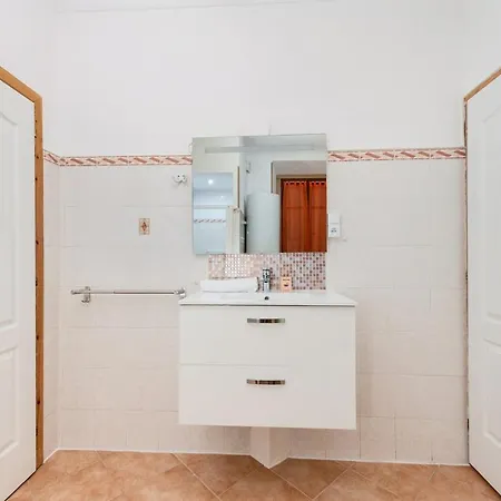 Le 3 Pieces De La Vieille * Mentone